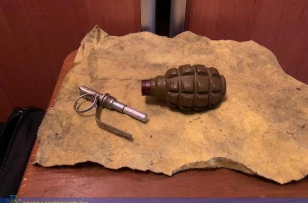 В злоумышленников изъяли гранату