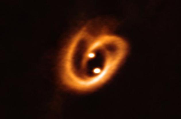 Астрономы получили снимок "космического кренделя"