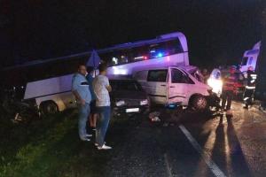 На Львівщині унаслідок ДТП загинув водій та постраждали 14 осіб