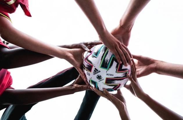 М'яч вирішили назвати Uniforia