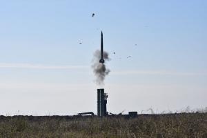 ЗСУ провели навчання зі стрільбами з зенітно-ракетного комплексу С-300: фоторепортаж
