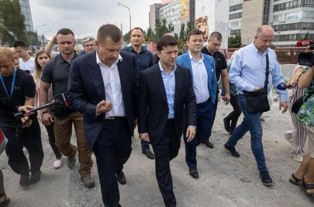 Зеленский заявил, что качество ремонта на мосту в Днепре оценит спецкомиссия