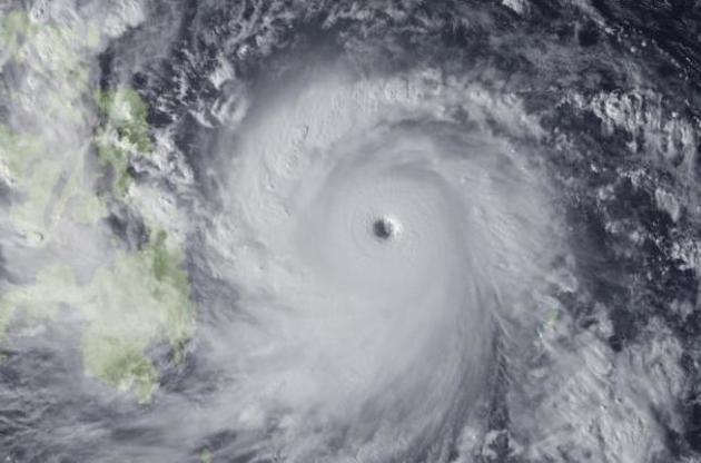 К Японии приближается сокрушительный тайфун "Хагибис"