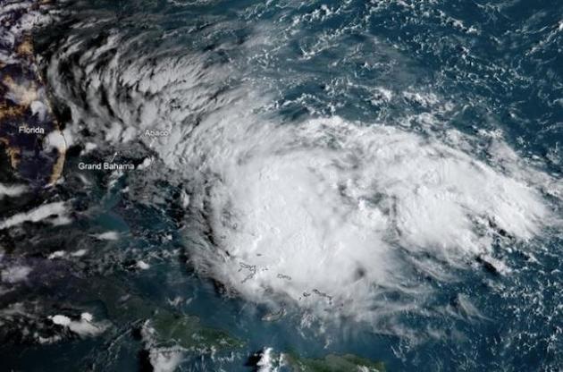 Тропічний шторм "Умберто" може перерости на ураган