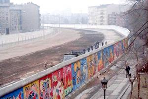 Річницю падіння Берлінської стіни відзначать великим рейвом