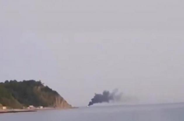 У Чорному морі загорілося та потонуло російське риболовецьке судно