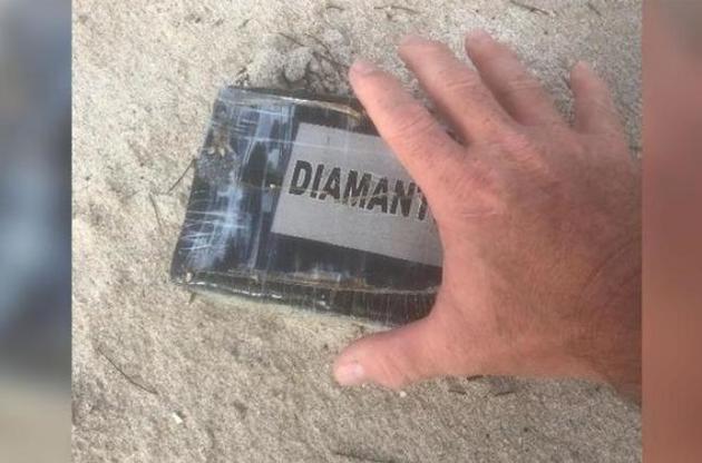 на пляж ураганом викинуло рюкзак з наркотиками