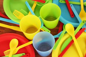 В Таллинне запретили пластиковую одноразовую посуду на массовых мероприятиях