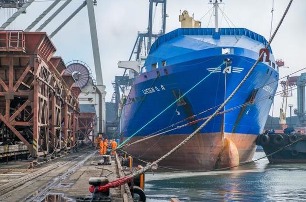 Запущено новий контейнерний сервіс між портами ТІС (Україна) і Поті (Грузія)