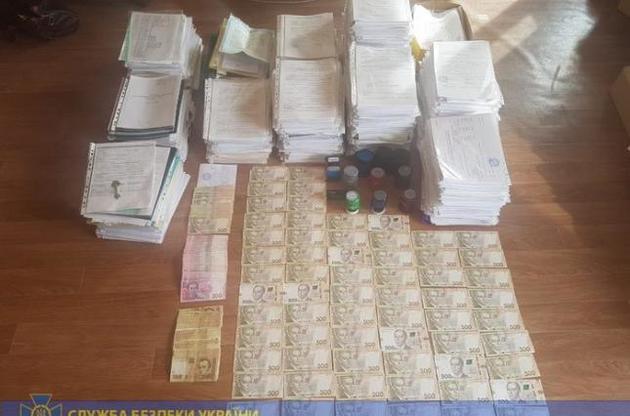 Зловмисники виграли тендери на ремонт 7 поліклінік регіону