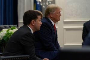 Трамп лично заблокировал помощь Украине –  показания свидетеля разговора с Зеленским