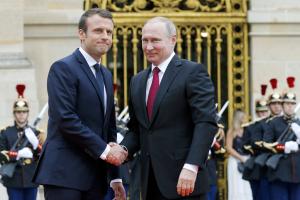 Макрон анонсував переговори Франції та РФ щодо ситуації в Донбасі