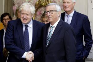 "Мы хотим получить соглашение": Юнкер обсудил с Джонсоном положение дел с Brexit