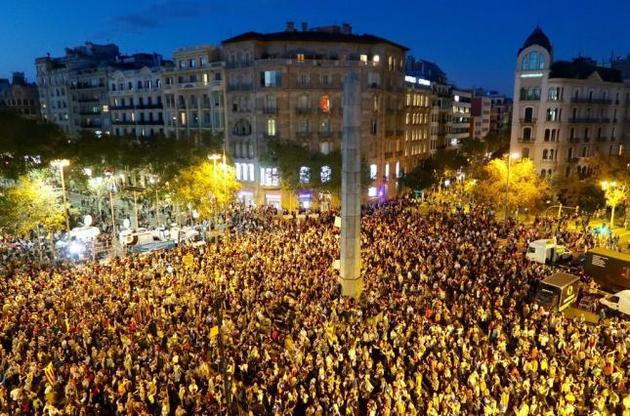 В Каталонии на улицы вышли около 350 тысяч протестующих