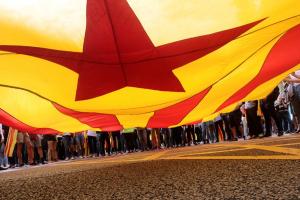 В столице Каталонии вышли на марш противники независимости от Испании