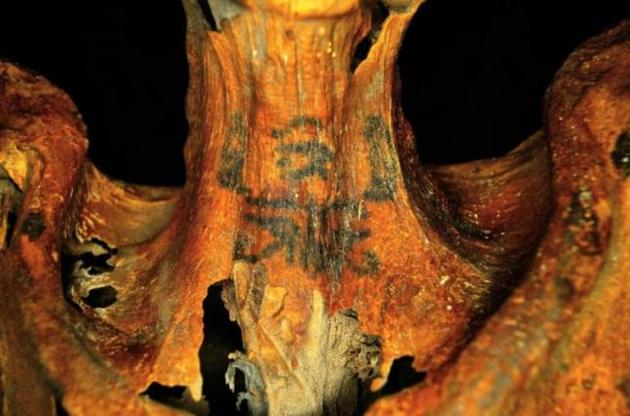 Ученые обнаружили на древнеегипетских мумиях невидимые татуировки