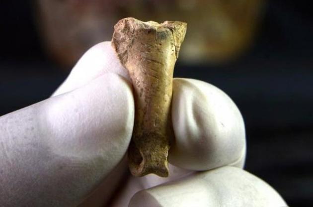 Археологи обнаружили изготовленный неандертальцами амулет из когтя орла