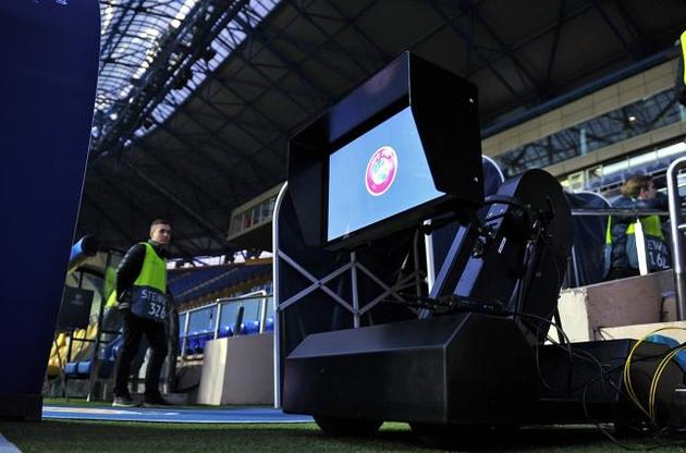 Першими стануть домашні стадіони "Динамо" і "Шахтаря"