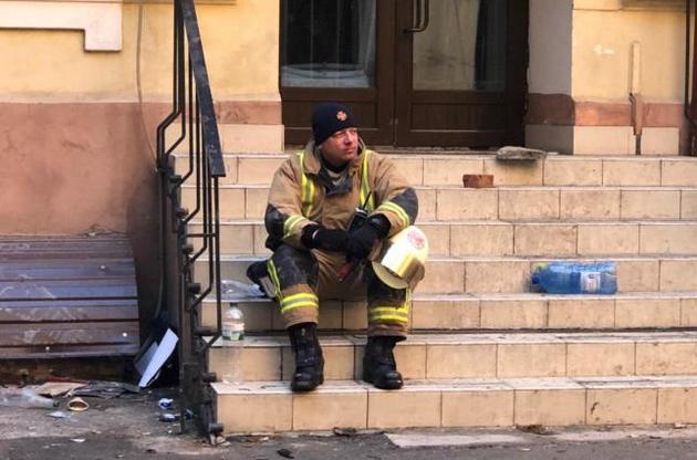 В Одесі з-під завалів витягли нових жертв пожежі у коледжі