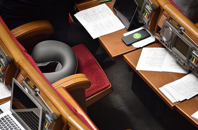 Согласно отчету, в монобольшинстве работают исключительно волонтеры