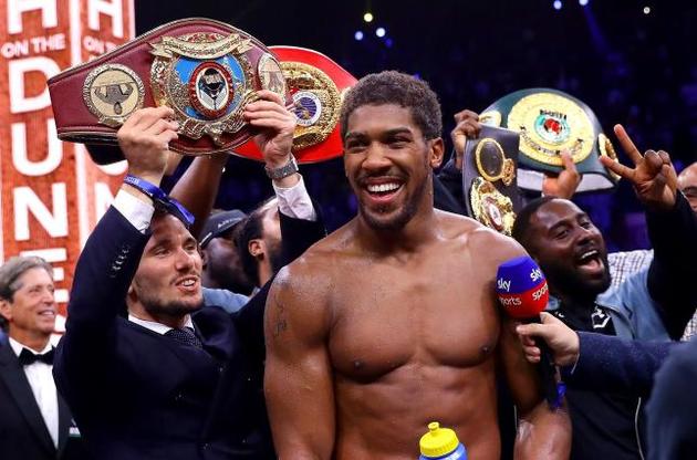 Джошуа переміг Руїса і повернув чотири пояси