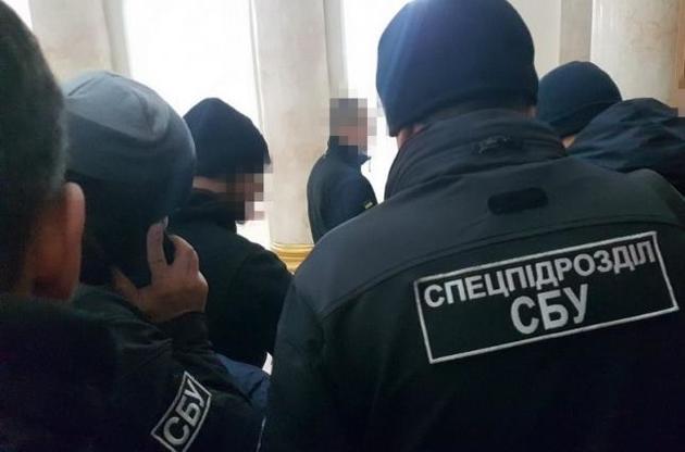 Сума збитків, завданих державі, становить майже мільйон гривень