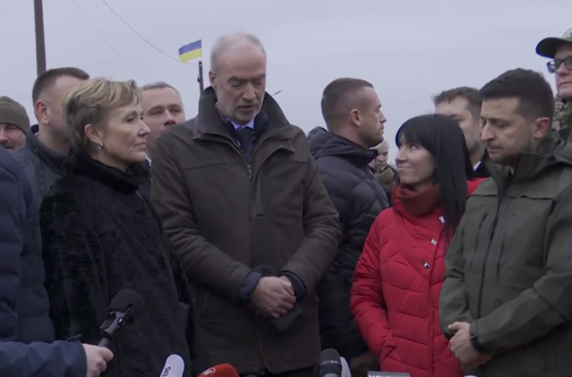 Зеленський заперечує обстріли на ділянках розведення у Донбасі