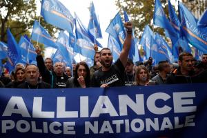 Во Франции полицейские вышли на самый масштабный протест