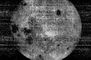 Опубликован первый в истории снимок обратной стороны Луны