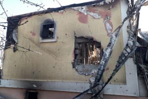 Оккупанты уничтожили жилой дом вблизи Авдеевки: фоторепортаж