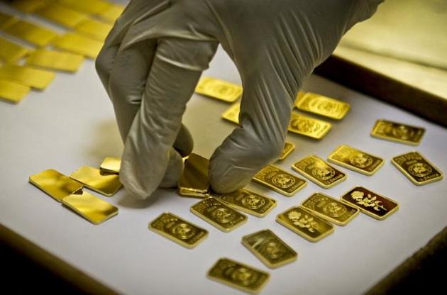 Польша вывезла из Великобритании 100 тонн золота