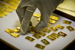 Польша вывезла из Великобритании 100 тонн золота