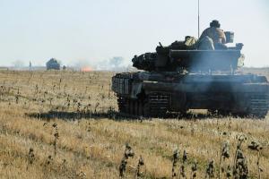 Українські танкісти провели навчання у зоні ООС: фоторепортаж