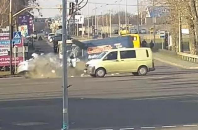 Водитель автомобиля Toyota нарушил ПДД