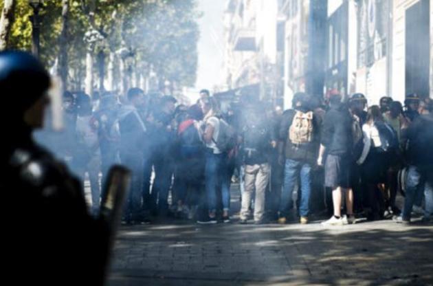 Поліція застосувала сльозогінний газ і водомети
