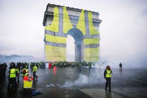 Річниця "жовтих жилетів": у Парижі сьогодні посилили безпекові заходи