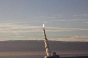 США випробували балістичну ракету середньої дальності