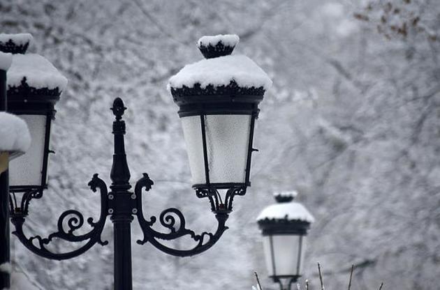 Украинцев предупреждают о гололеде и 20 см снега