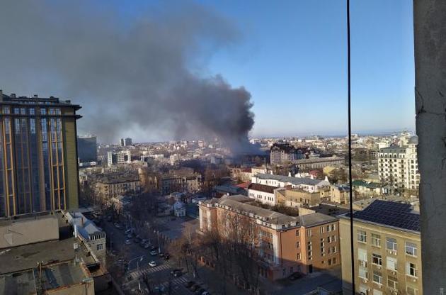 В Одесі розшукують п'ятьох працівників і студентів згорілого коледжу