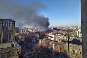 В Одессе разыскивают пятерых сотрудников и студентов горевшего колледжа