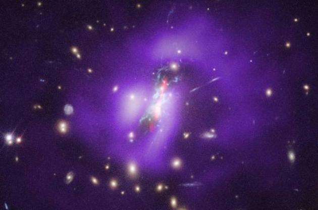 Зірки активно народжуються недалеко від чорної діри