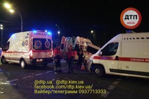 Смертельное ДТП в Киеве: "скорая помощь" столкнулась с легковым авто