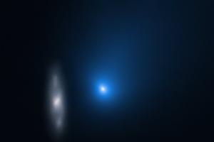 "Хаббл" получил новые снимки межзвездной кометы