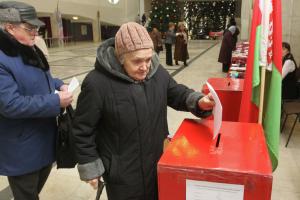 Выборы в Беларуси: половина избирателей проголосовали досрочно