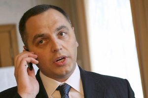 Прокурор попросил лишить Портнова адвокатского статуса  за оскорбления и угрозы