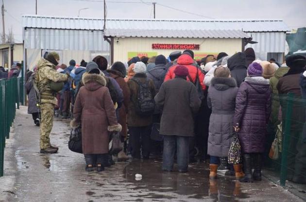 На КПВВ в Станице Луганской умер пенсионер