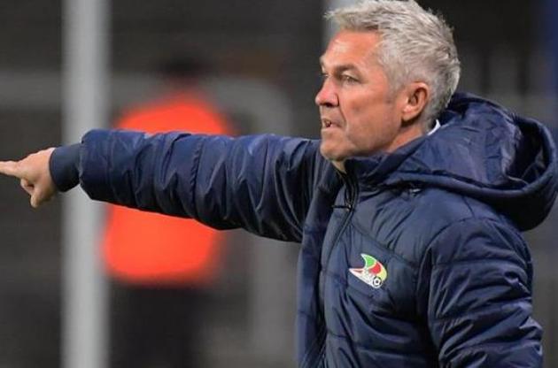 Бельгийский футбольный клуб объявил об отставке тренера прямо во время матча