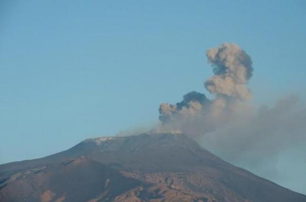 Вулкан Етна на Сицилії знову налякав італійців