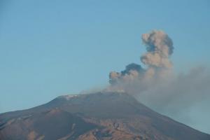 Вулкан Этна на Сицилии вновь напугал итальянцев