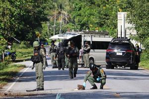 Неизвестные боевики атаковали контрольно-пропускной пункт в Таиланде: убито 15 человек